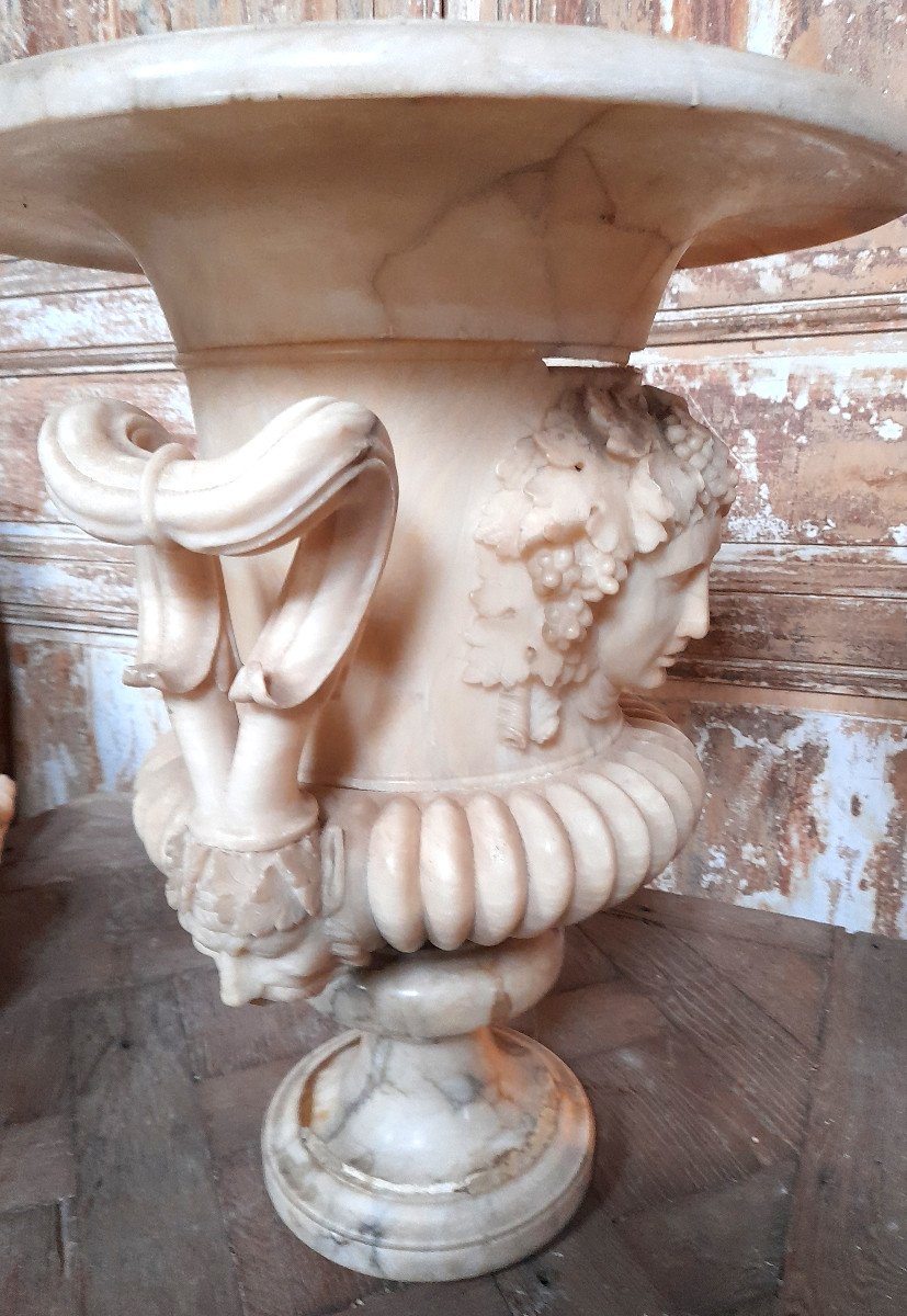 Importante Paire De Vases Medicis En Albâtre Sculpté Du Milieu Du XIXeme Siècle-photo-3