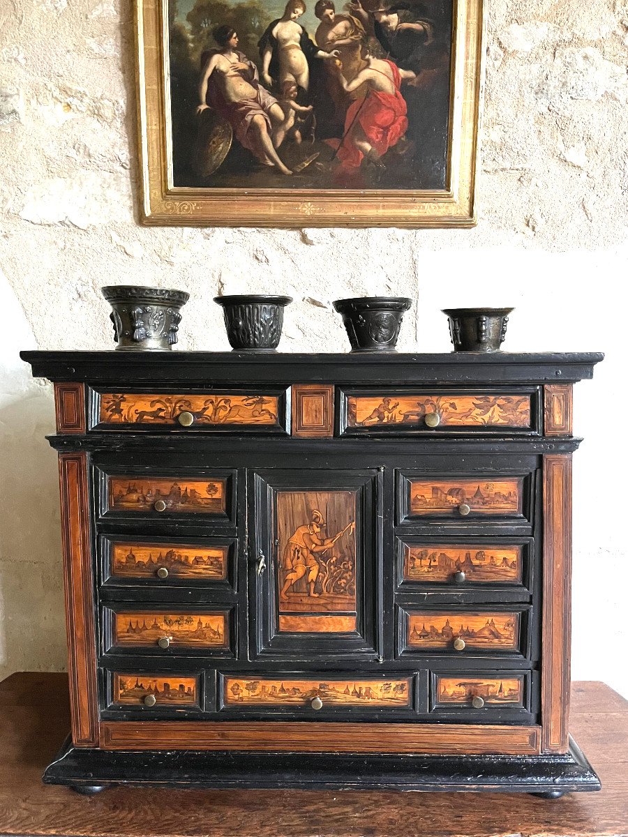 Cabinet D’époque Début XVII ème Siècle En Intarsia 