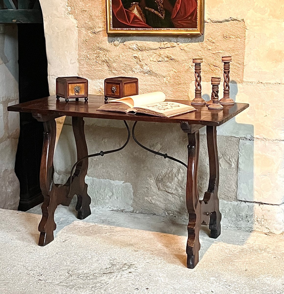 Spanish Table. 18th Century Period. -photo-2