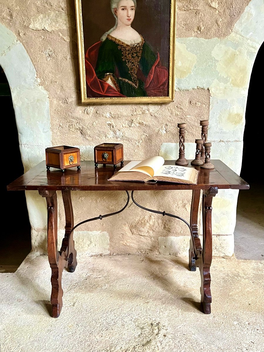 Spanish Table. 18th Century Period. 