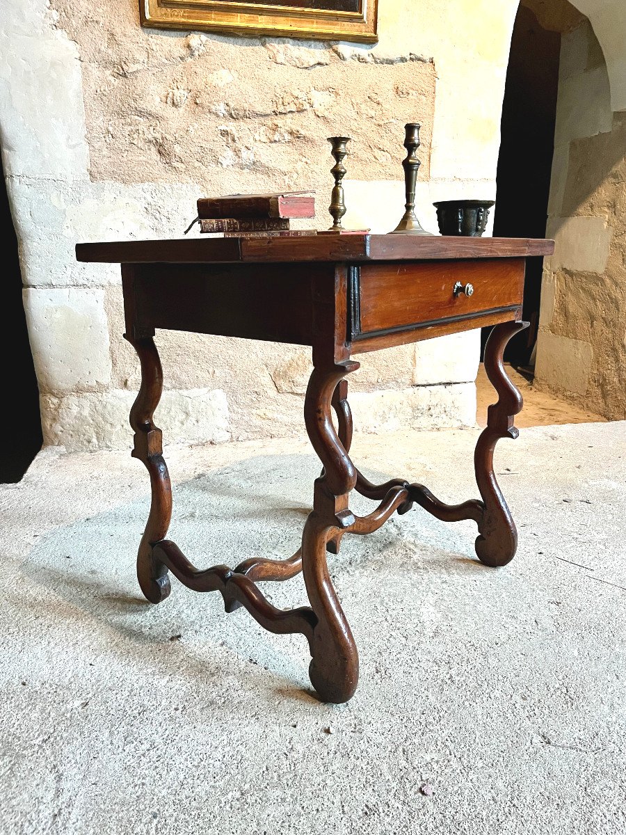 Cabaret Table With Sheep Bone Base-photo-3