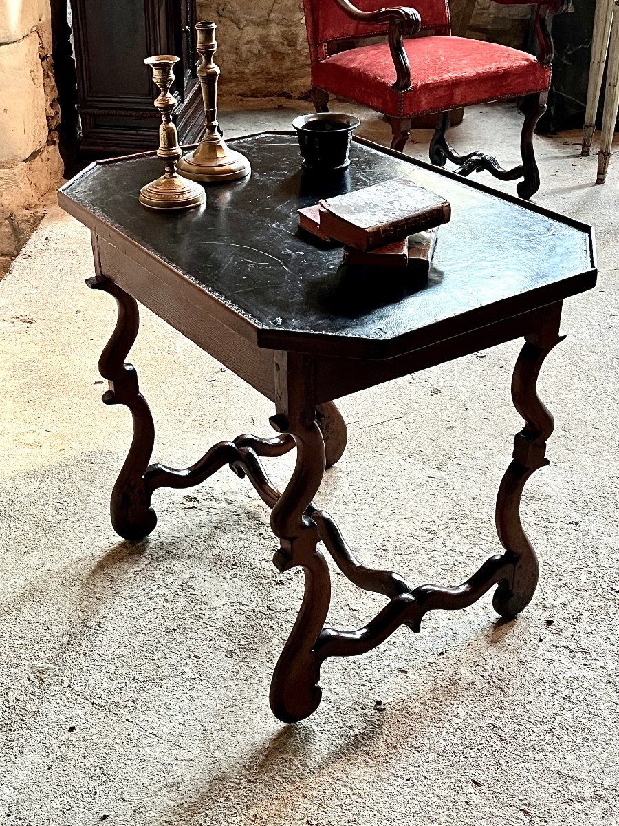 Cabaret Table With Sheep Bone Base-photo-4