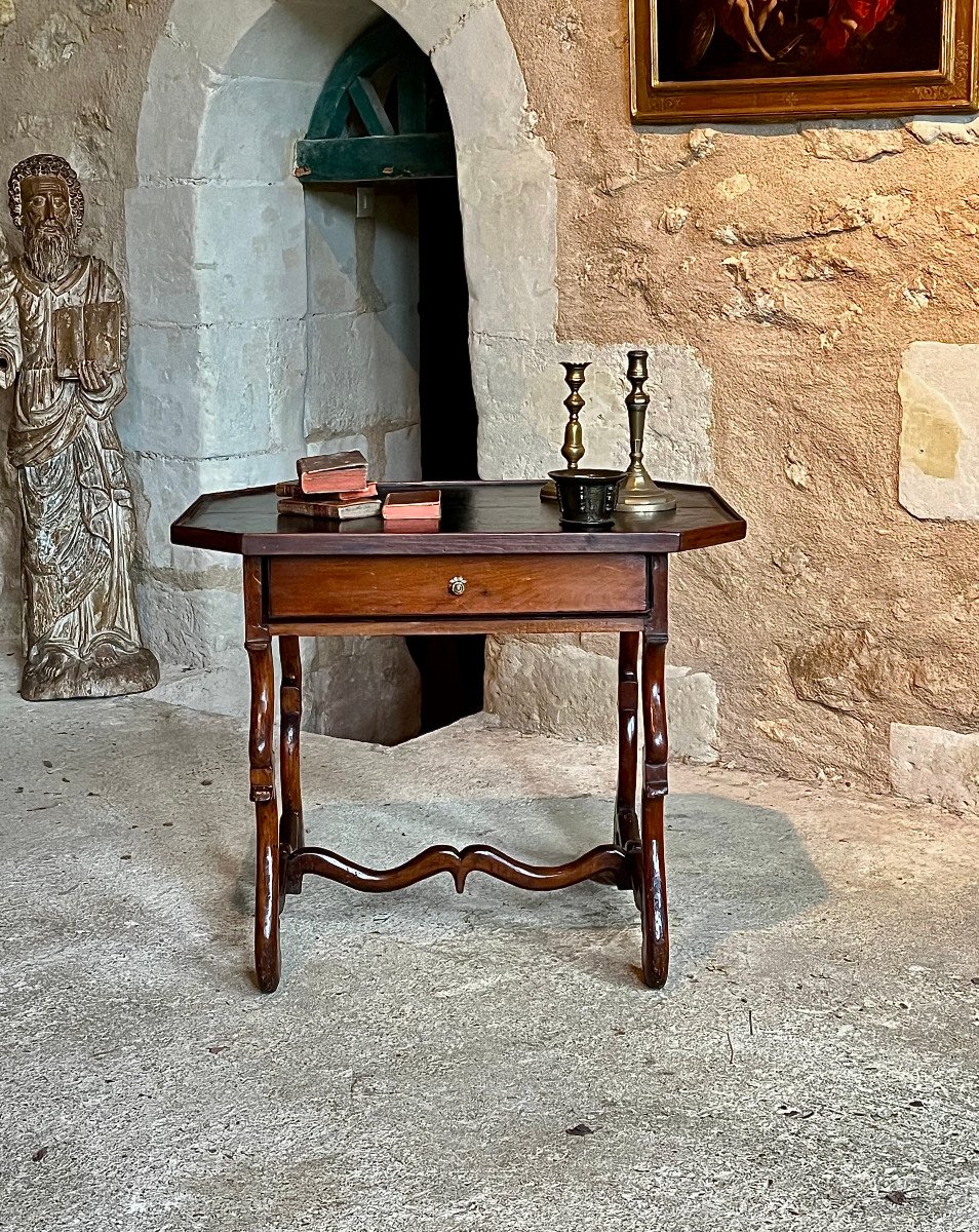 Cabaret Table With Sheep Bone Base