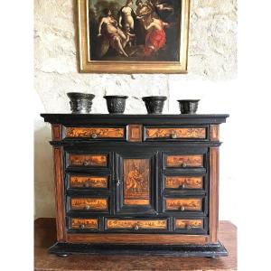 Cabinet D’époque Début XVII ème Siècle En Intarsia 