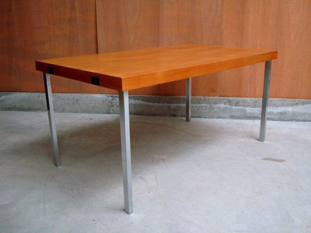 Table 1960  de Pierre  Guariche