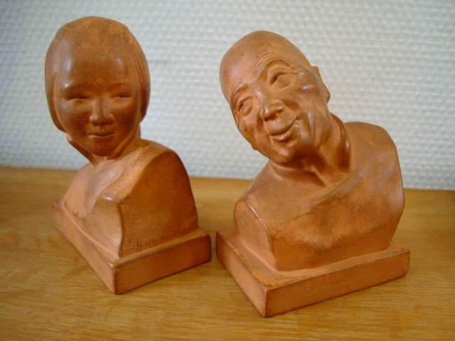 G. Hauchecorne- Couple de bustes en terre cuite