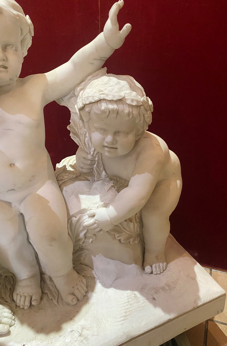 Group Of Three Cherubs In White Marble-photo-1