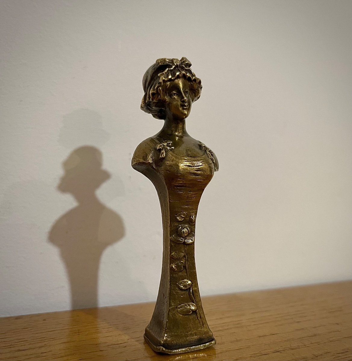 Buste/sceau En Bronze Art Nouveau 