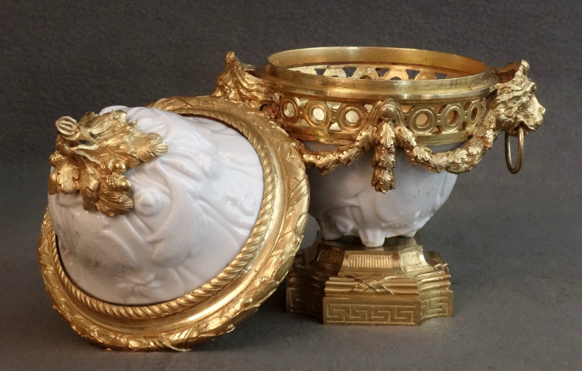 Pair Of Alcove Potpourris 1780-photo-1