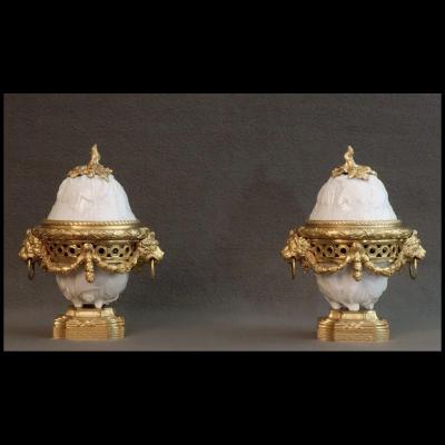 Pair Of Alcôve  Pots Pourris From The Louis XVI Period