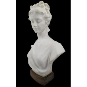 Bust Of An Elegant Woman In Marble, 19th Century 