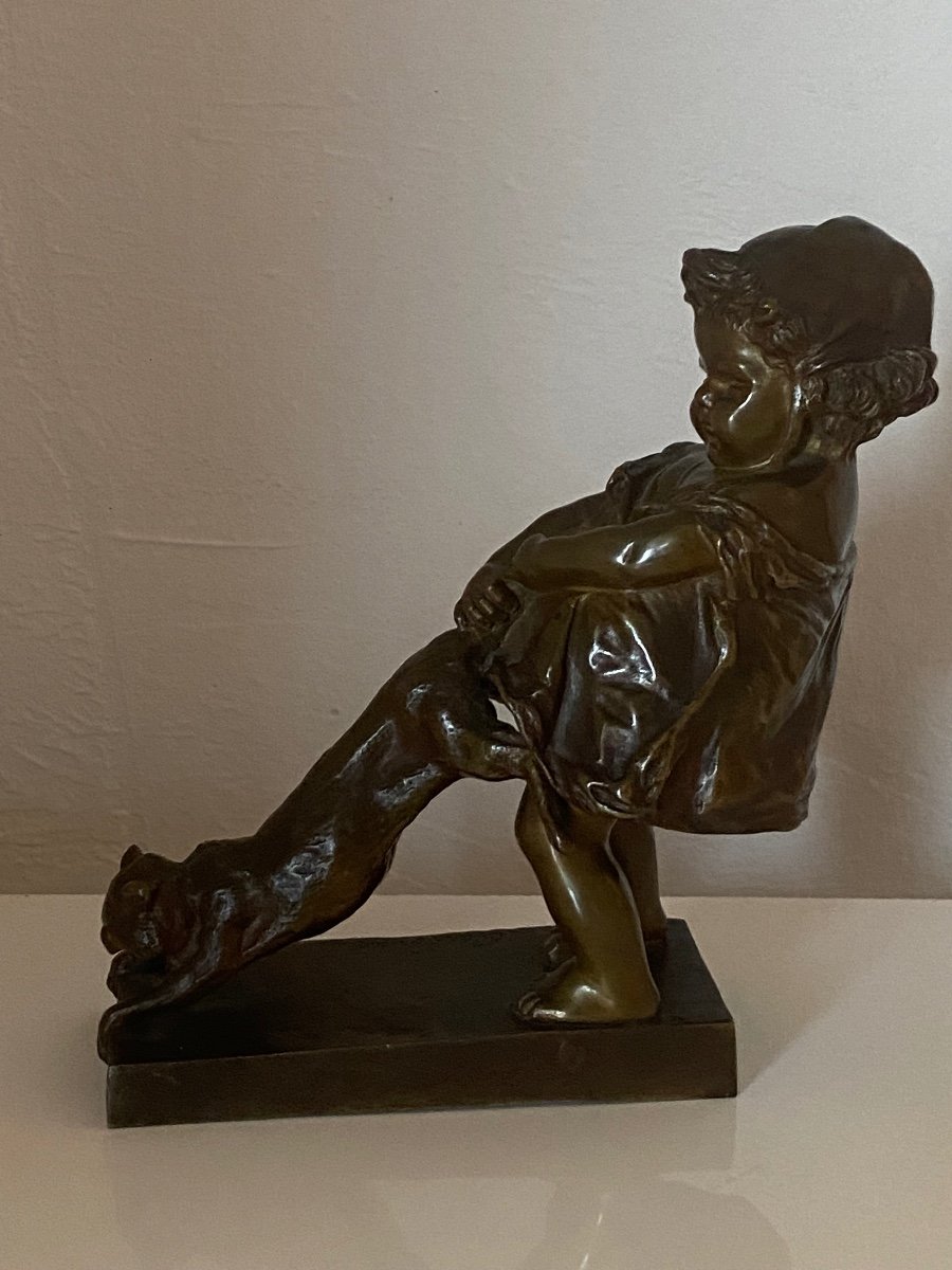 « petite Fille Au Chat Par Juan Clara (1875-1958), Beau Bronze Du XX Eme Siècle. 