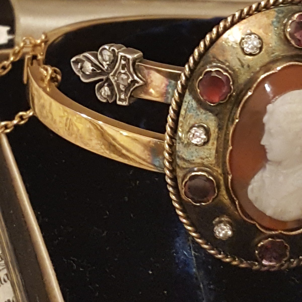 Gold Cameo Agate Restoration Bracelet -photo-4