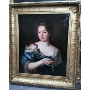 Superb 18th Century Portrait Of A Woman 