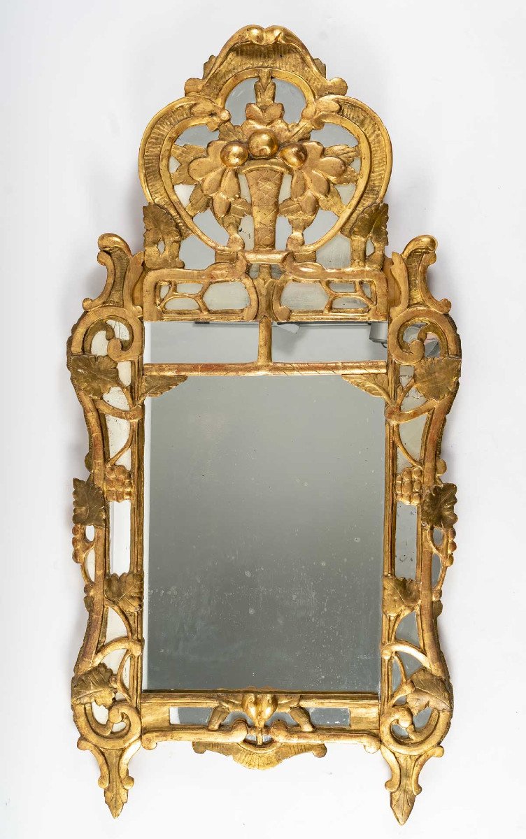 Grand Miroir à Parecloses d'époque Louis XV (1724 - 1774).