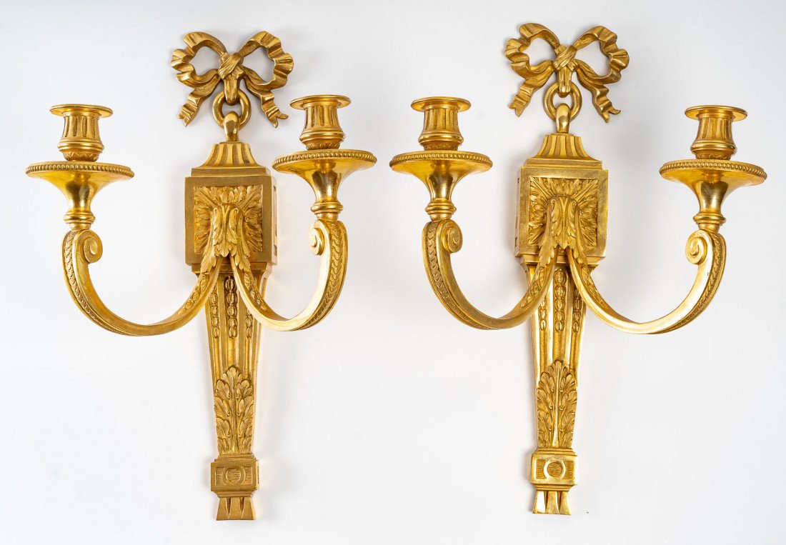 Paire d'appliques de style Louis XVI.