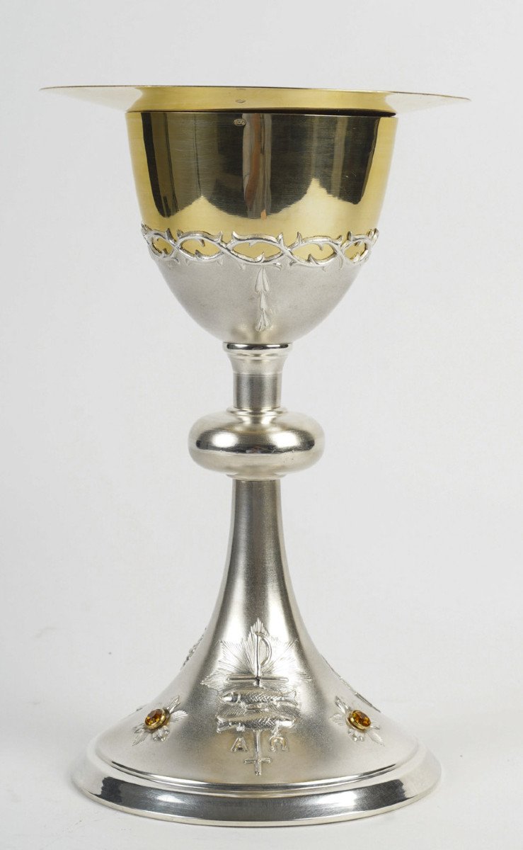 A Chalice And Its Paten.-photo-2