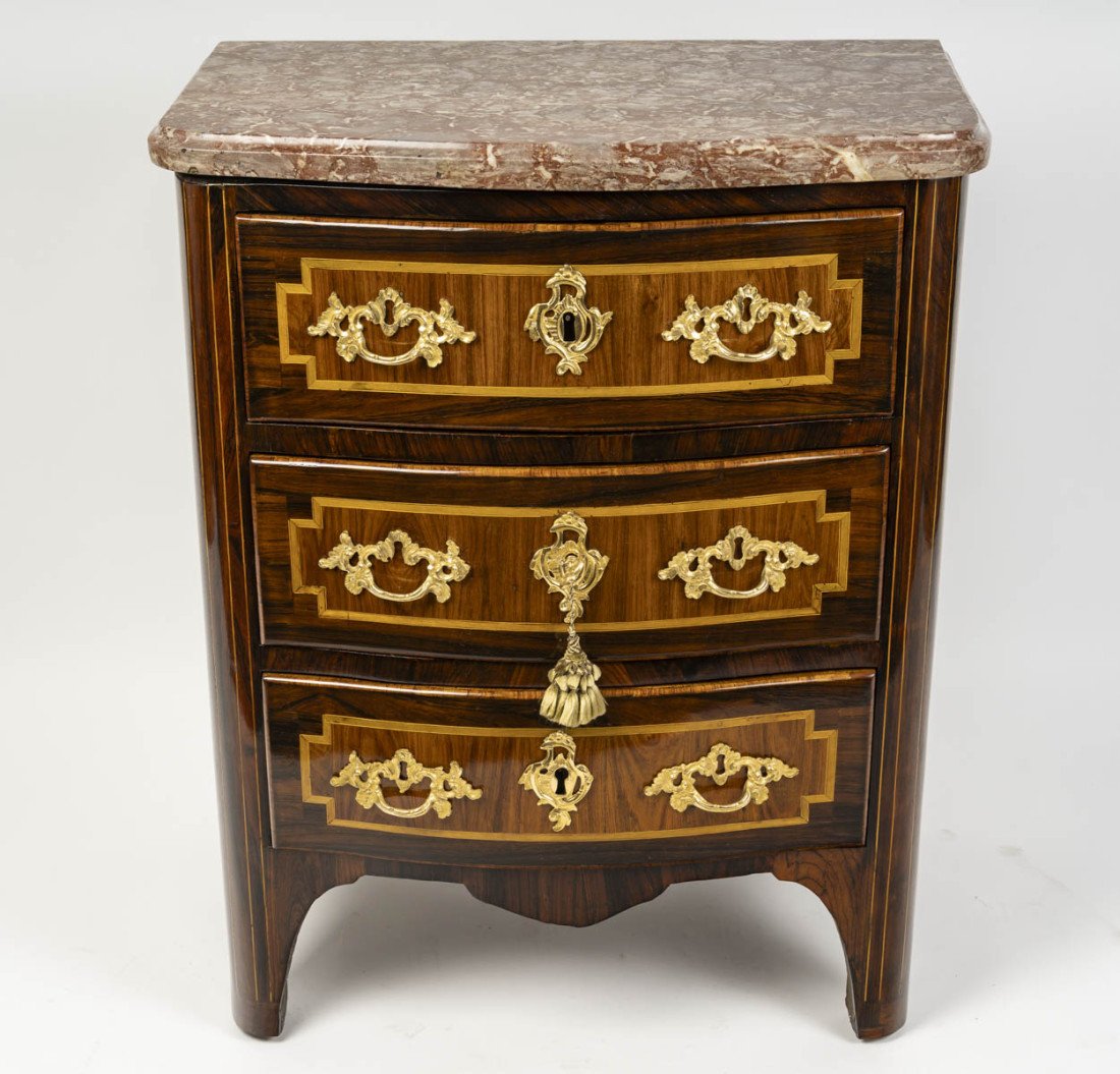 Commode d'époque Louis XV (1724 - 1774).