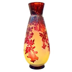 Emile Gallé Important Vase Art Nouveau "Bignones Rouges"