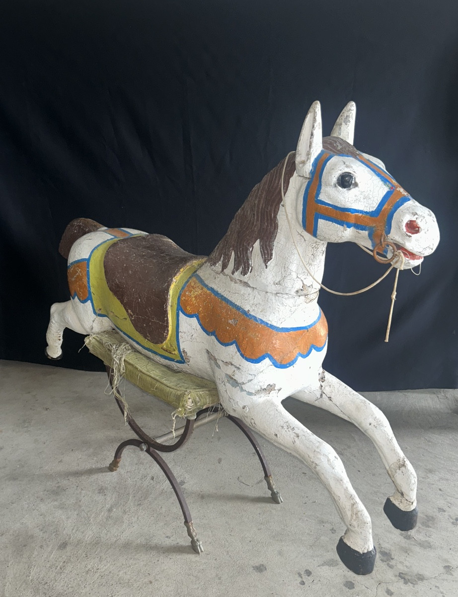 Cheval De Manège En Bois Peint 