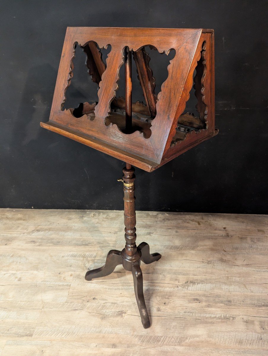 A 19th Century Walnut Lectern-photo-2