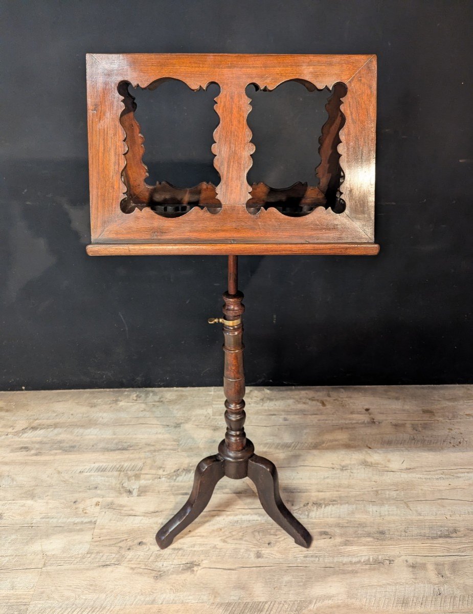 A 19th Century Walnut Lectern-photo-4