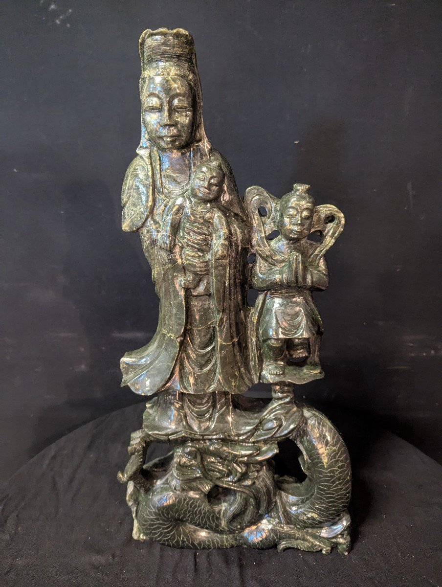 Grande Statue De Guanyin En Marbre Vert Veiné