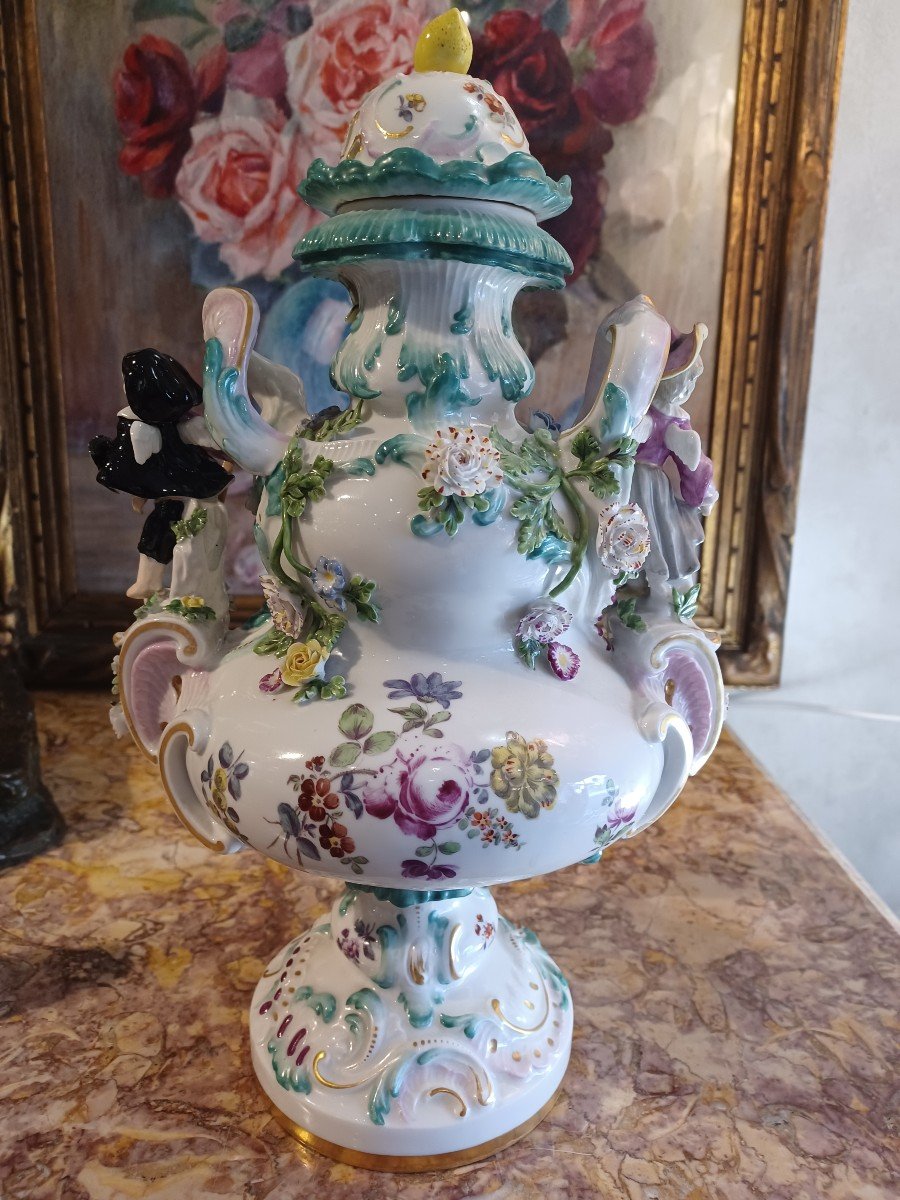 Paire de vases " Pot pourrit " en porcelaine polychrome-photo-4