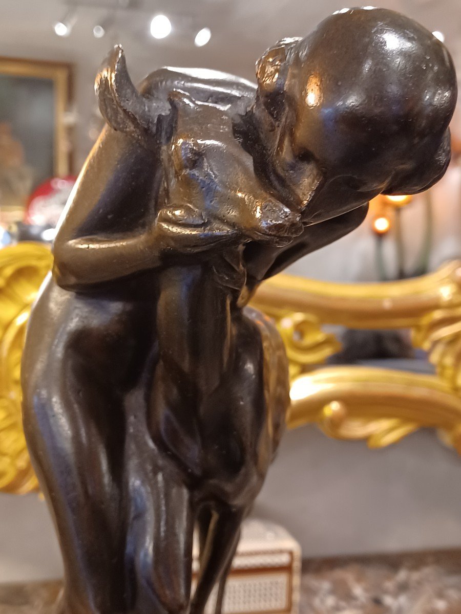 Sculpture Bronze Art Déco , Groupe En Bronze " Jeune Fille Avec Biche"