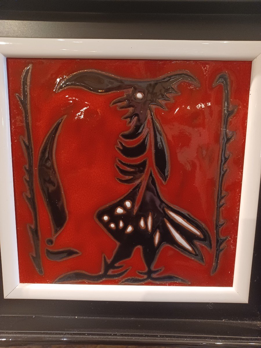 J. Lurcat, Red Ceramic Tile, "coq Debout" Black And White On Red Background-photo-2