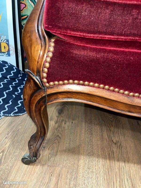 Napoleon III Period Sofa In Mahogany – Elegance And Authenticity For Sale: Magnificent Sofa -photo-3