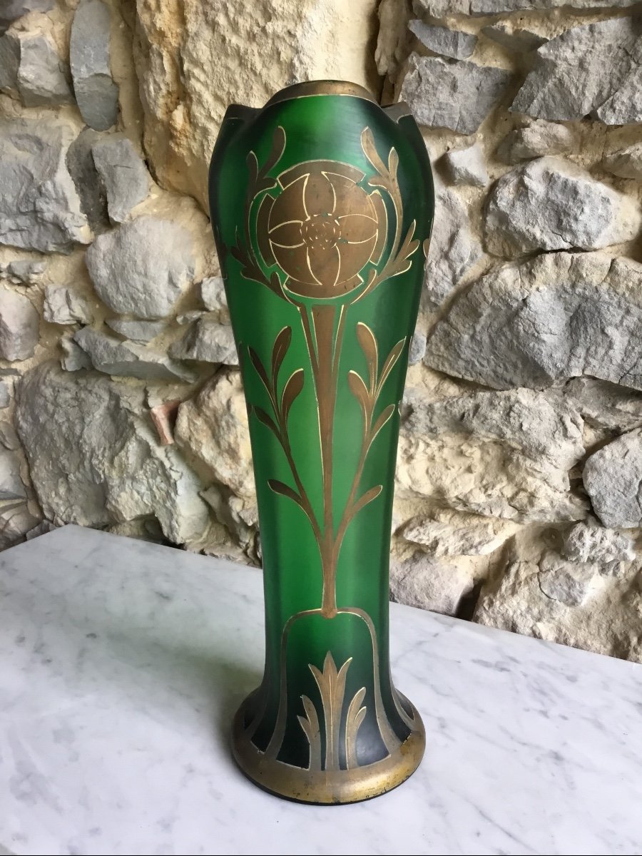 Vase En Verre Irisé Au Décor Peint  Art Nouveau 