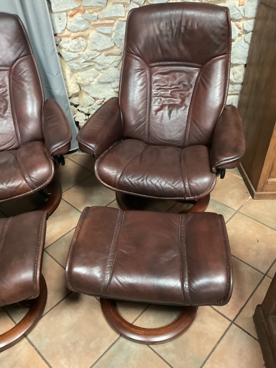 Pair Of Ekornes Stressless Recliners And Ottomans-photo-3