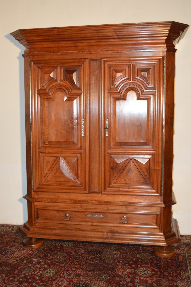 Importante Armoire De Château Louis XIV.