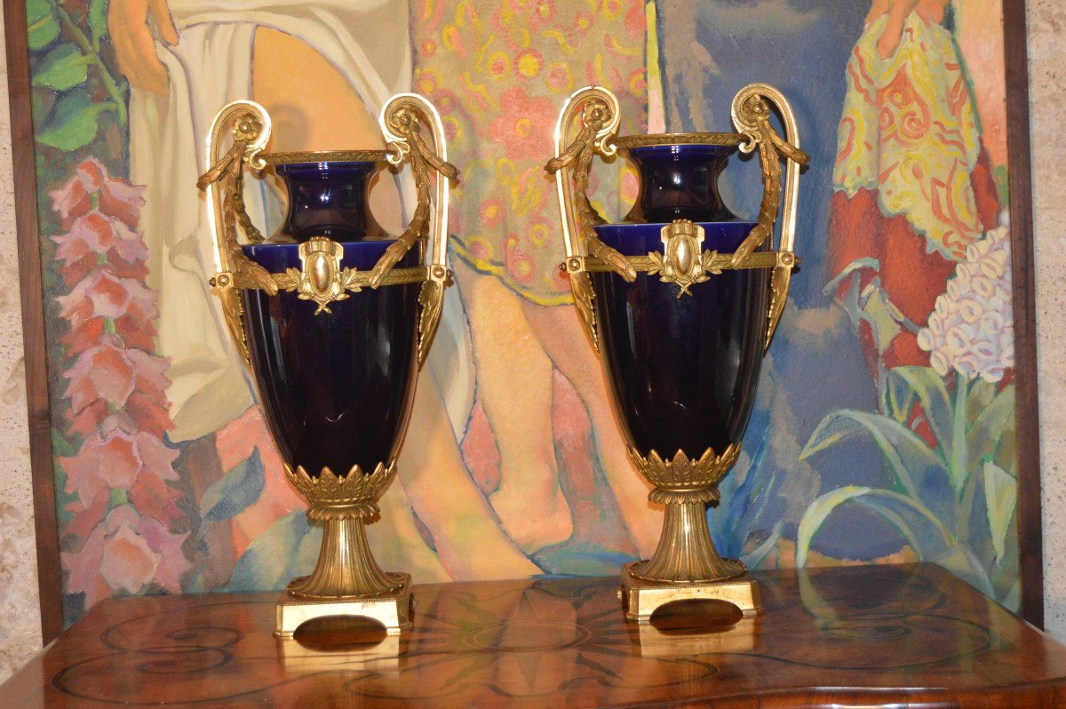 Grande Paire De Vases En Porcelaine Bleu De Sèvres Et Bronze Doré-photo-8