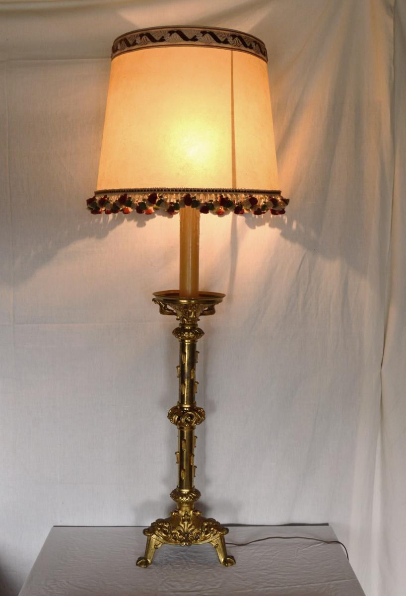 Pique Candle Mounted In Lamp