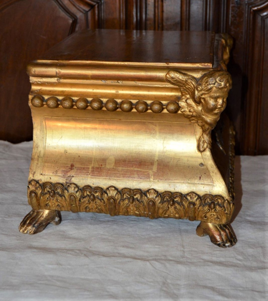 Pedestal / Golden Wood Statue Support-photo-3