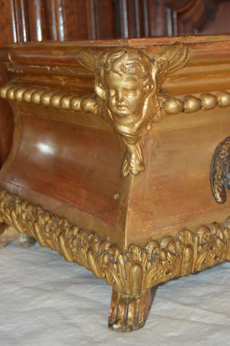 Pedestal / Golden Wood Statue Support-photo-6