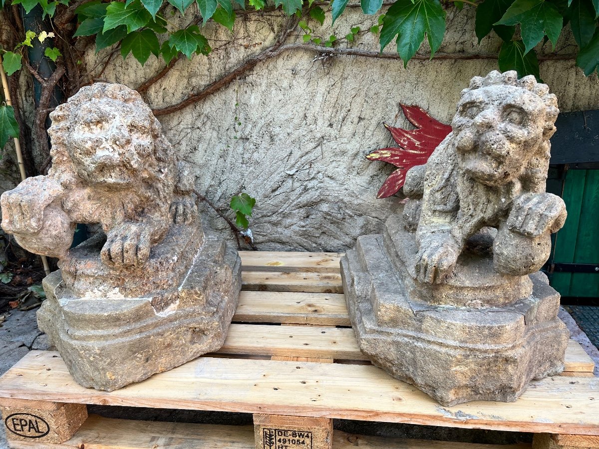 16th Century Stone Lion Statues