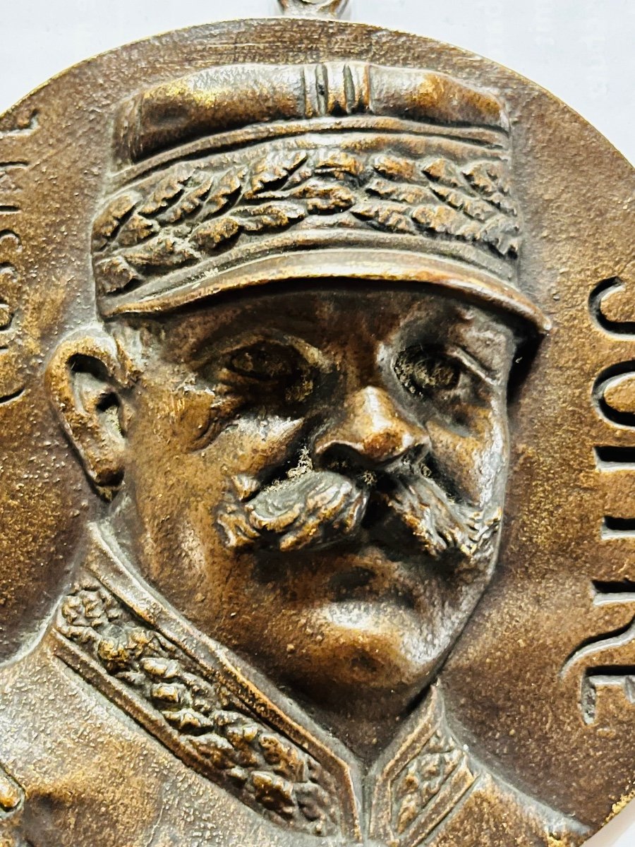 Paire de médaillons en bronze des généraux Foch et Pau-photo-3