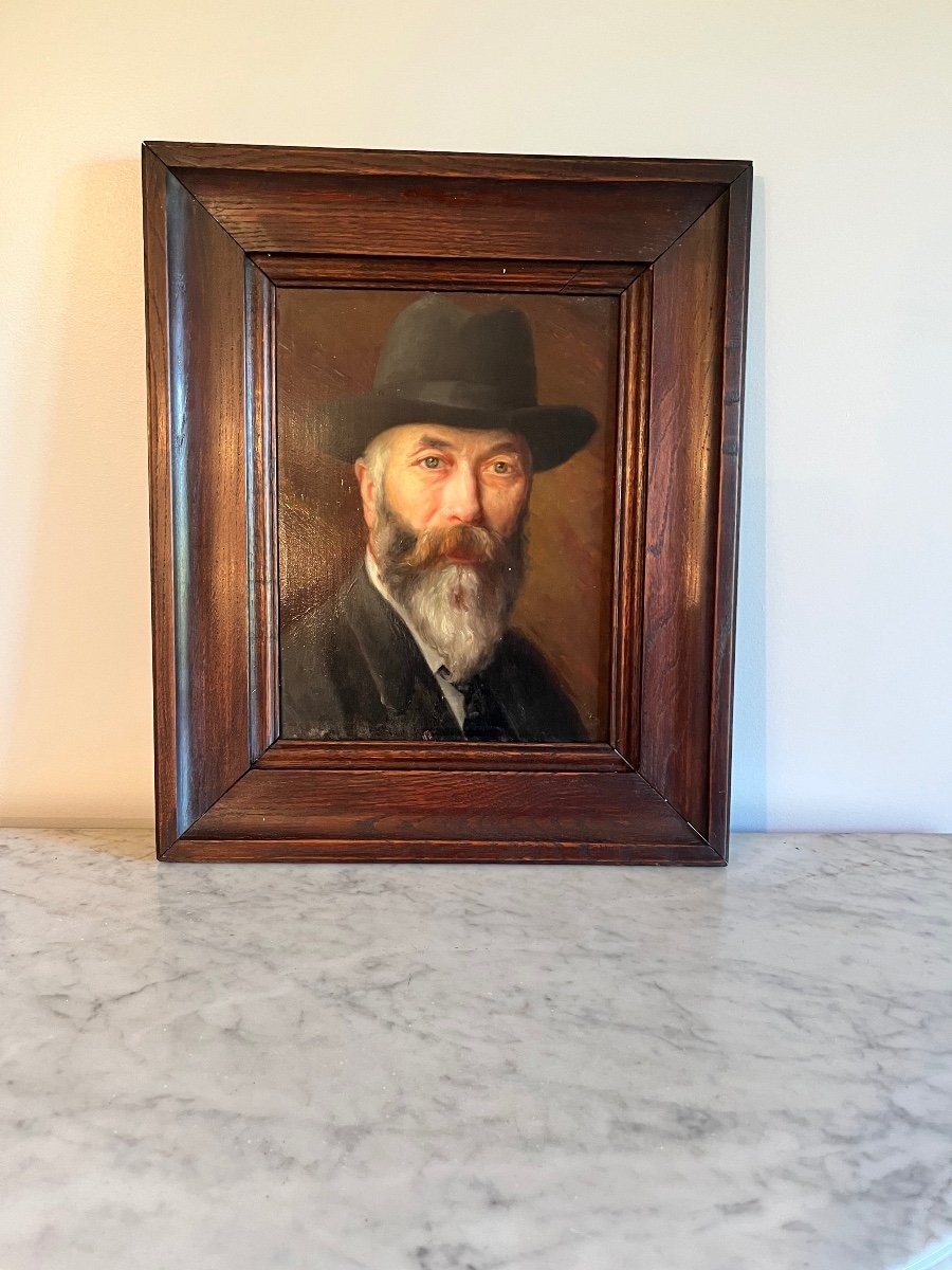 19th Century Portrait Of Bearded Man In Hat -photo-2