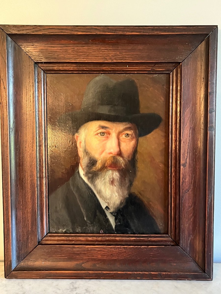 19th Century Portrait Of Bearded Man In Hat -photo-3