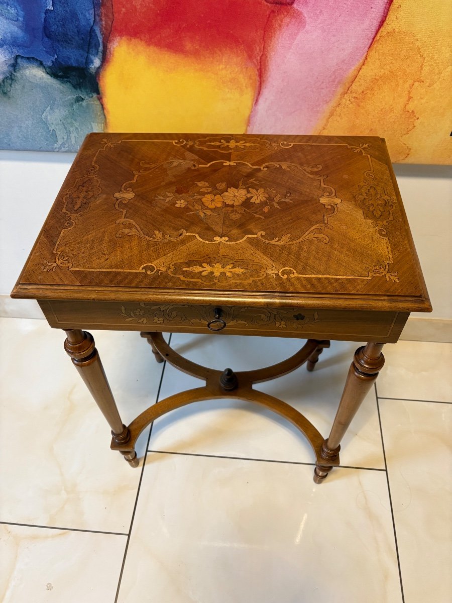 Table de salon en marqueterie Napoléon III 