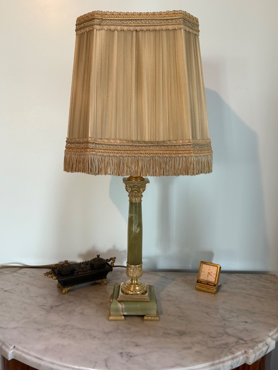 Lampe onyx chapiteau corinthien en bronze doré -photo-2