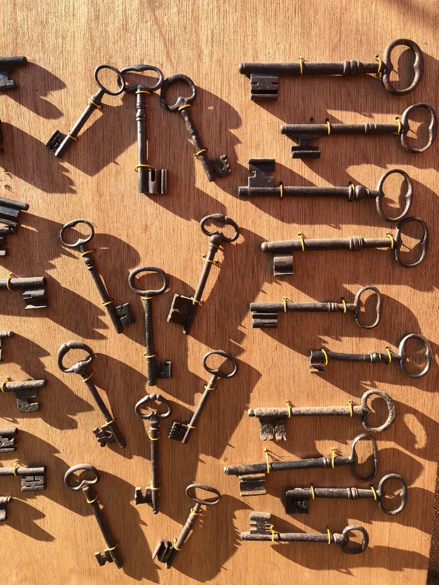 Collection Of 18th Century Keys.-photo-2