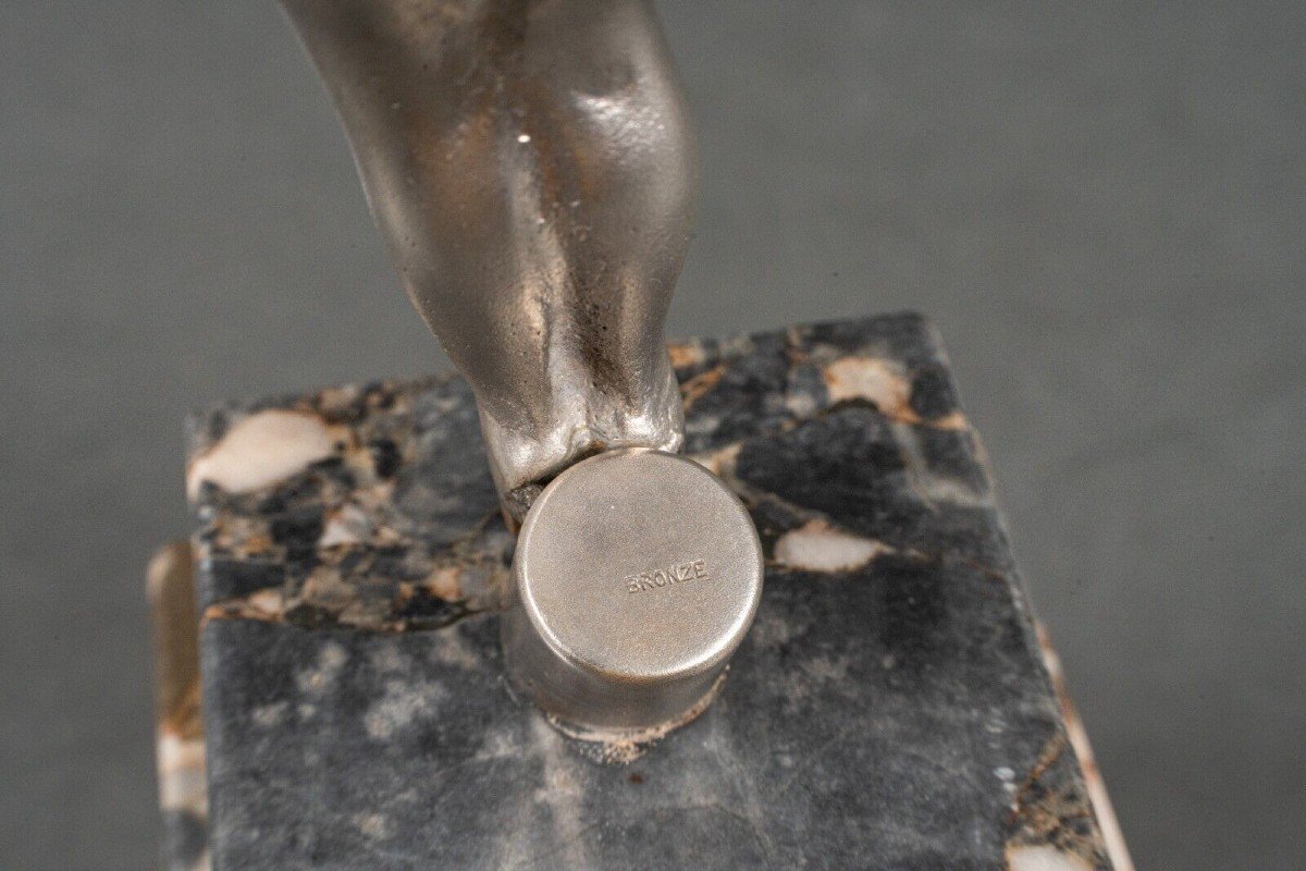 Victoire en bronze argenté femme ailée XXe sur socle en marbre-photo-6