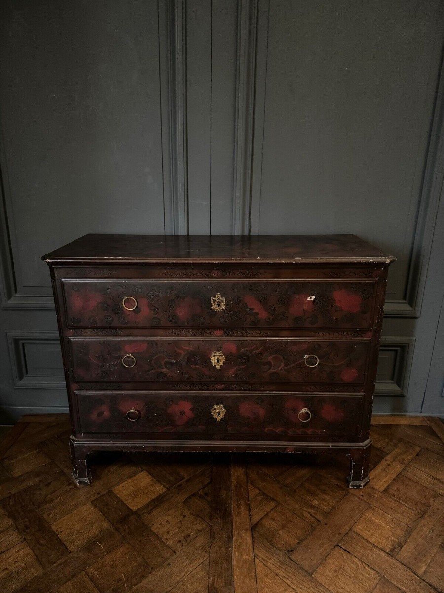 Chinese Lacquer Chest Of Drawers Decorated With Dragon Late 19th Century