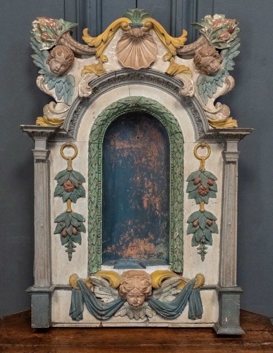 Niche retable autel sculpté polychrome du XVIIe ornementé d'anges