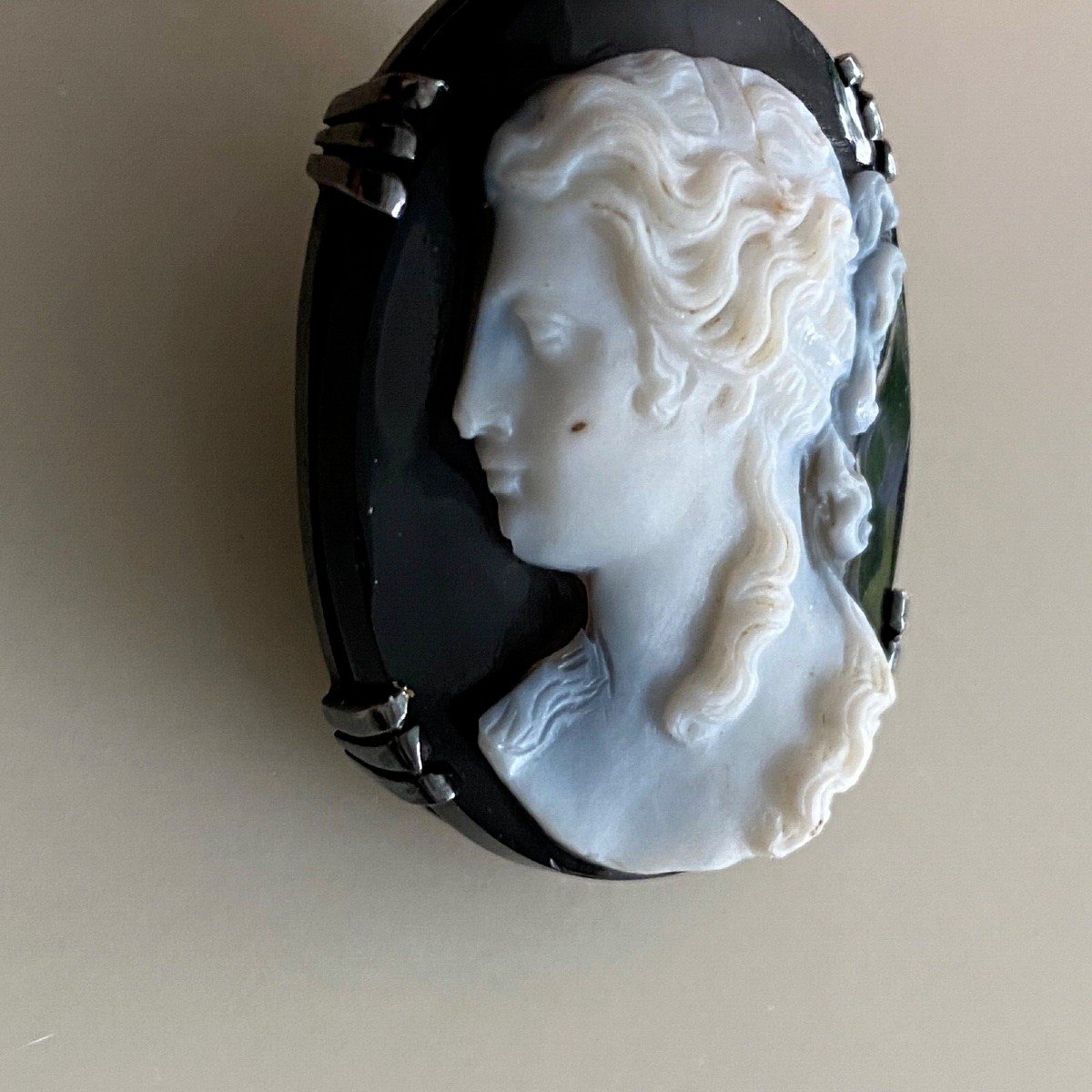 Rare Antique Cameo Of A Woman's Profile On A Black Background-photo-2