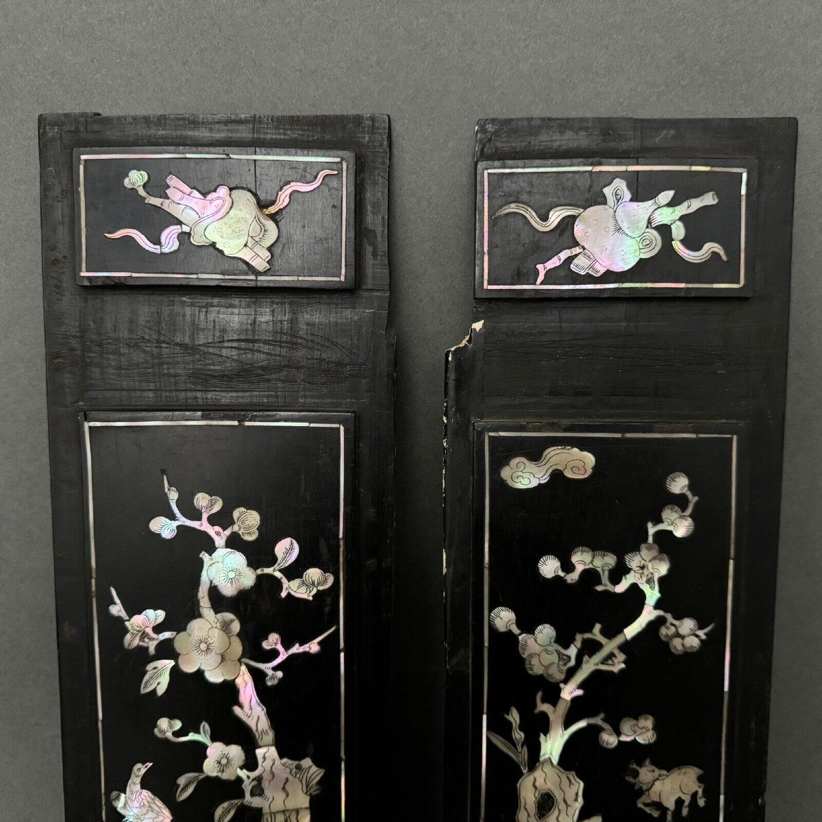 Pair Of Chinese Panels In Blackened Wood Inlaid With Mother-of-pearl-photo-2